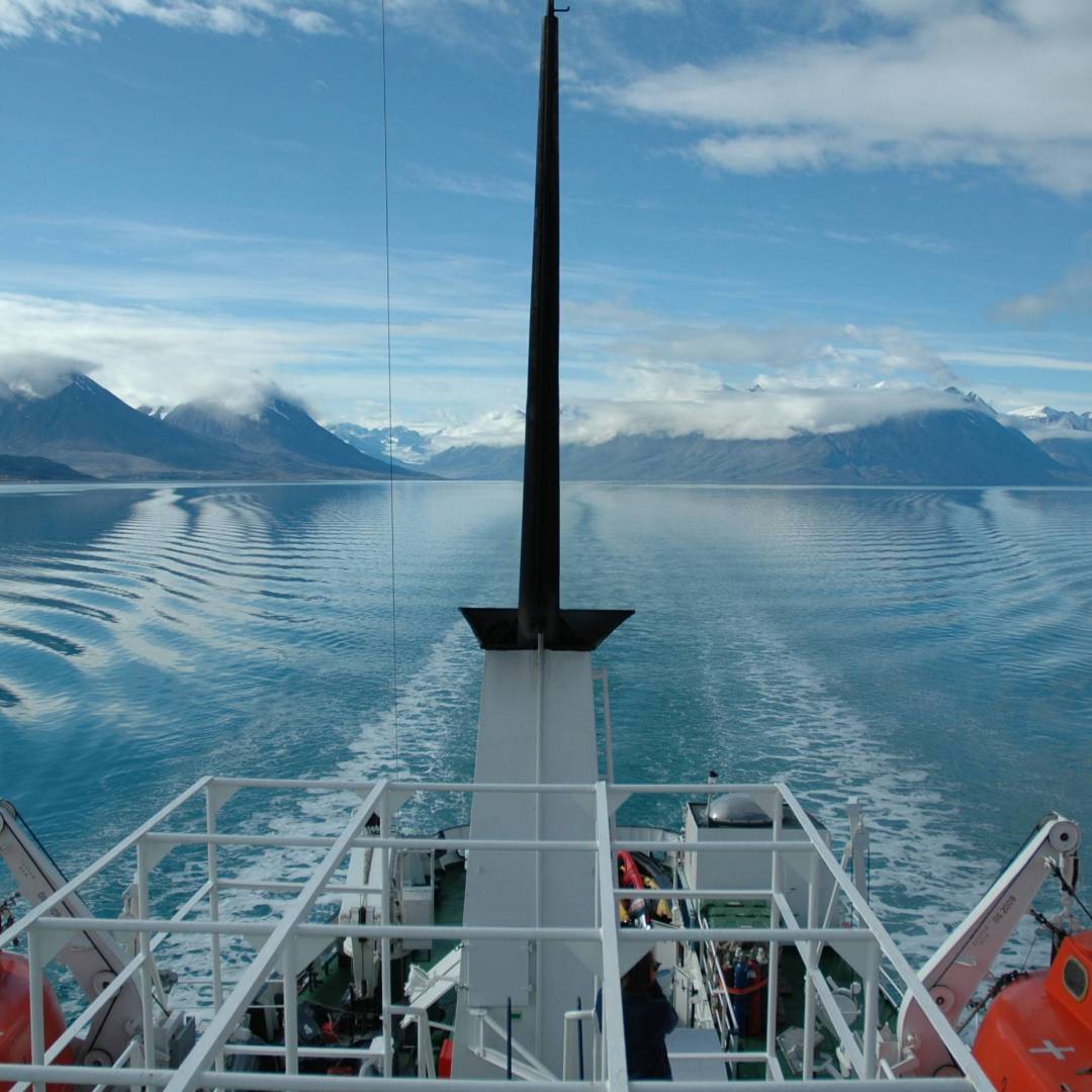 Expansive views from the boat in the Northern Arctic region | Fiona Windon