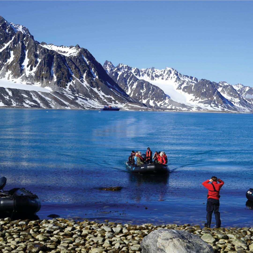 Views across Magdalenefjord as we approach in the zodiac | Gesine Cheung