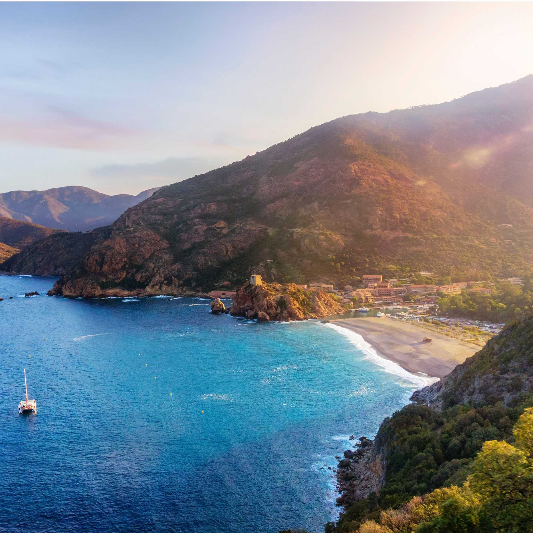 Enjoy a great meal at one of the seaside restaurants of Porto, Corsica | Hendrik Cornelissen