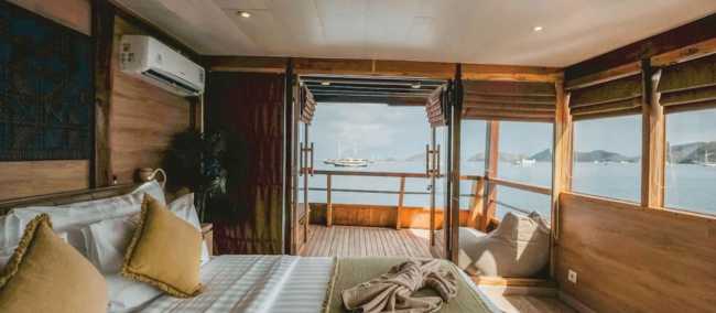 Explore Indonesia by traditional sail boat